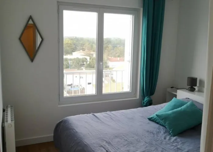 T2bis, Petit Coin De Paradis Face à La *